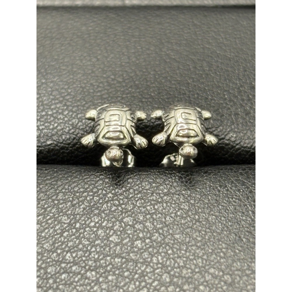 New Condition Sterling Silver Turtle Stud Earrings 925 H21